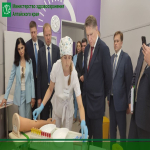 Министр здравоохранения России посетил Барнаульский базовый медицинский колледж